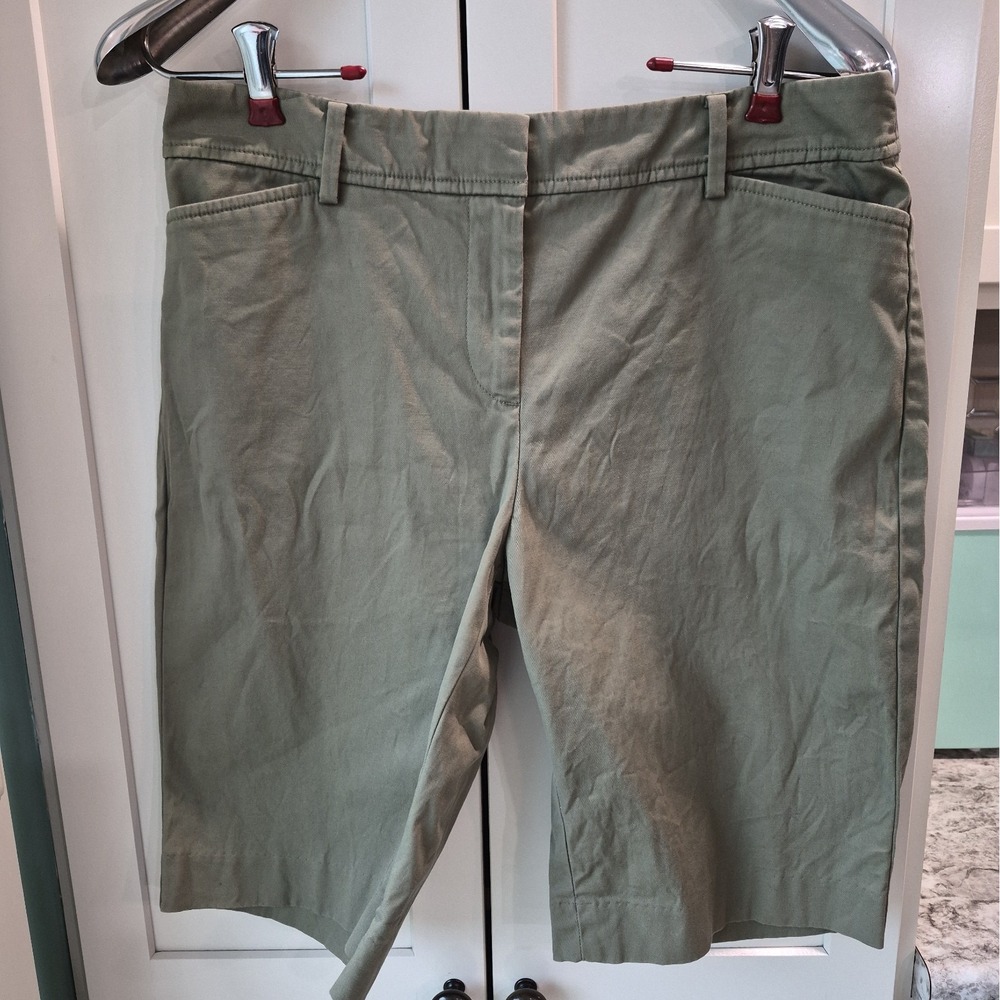 Talbots Womens "Perfect" Bermuda Chino Shorts, Olive Green Sz. 4 EUC 19.5 Long